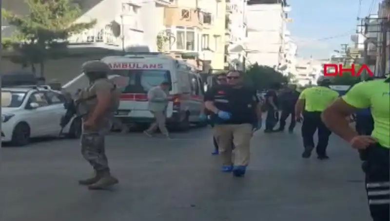 İzmir'de Karakola Silahlı Saldırı: Üzücü Olayda İki Şehit, Bir Yaralı