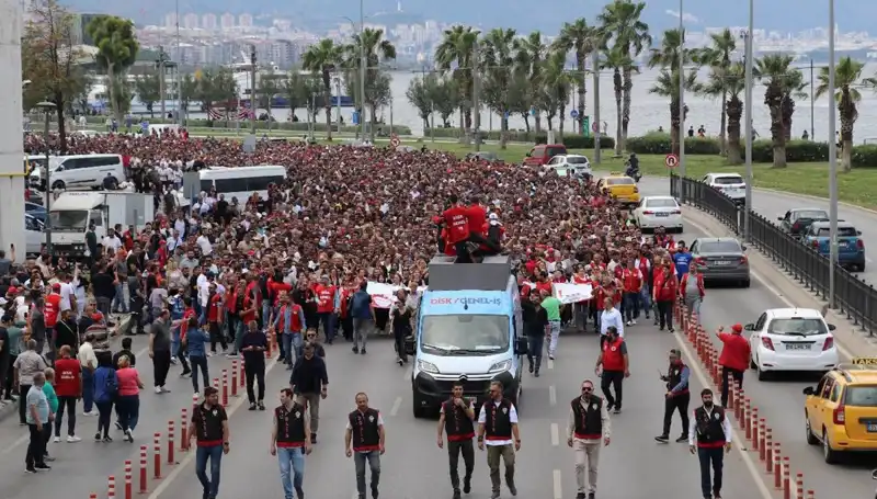 İzmir’de Grev Krizi: Dördüncü Günde Tırmanan Tansiyon ve Beklentiler