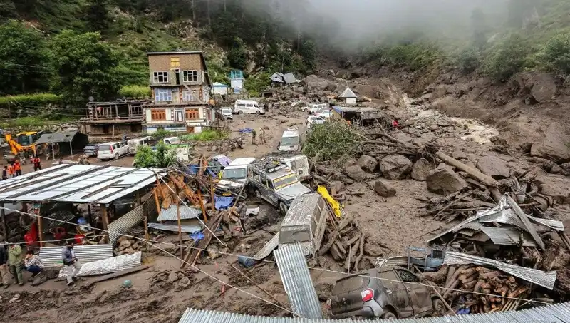 Hindistan'da Sel Felaketi: 60 Kişi Hayatını Kaybetti, 200’den Fazlası Kayıp!