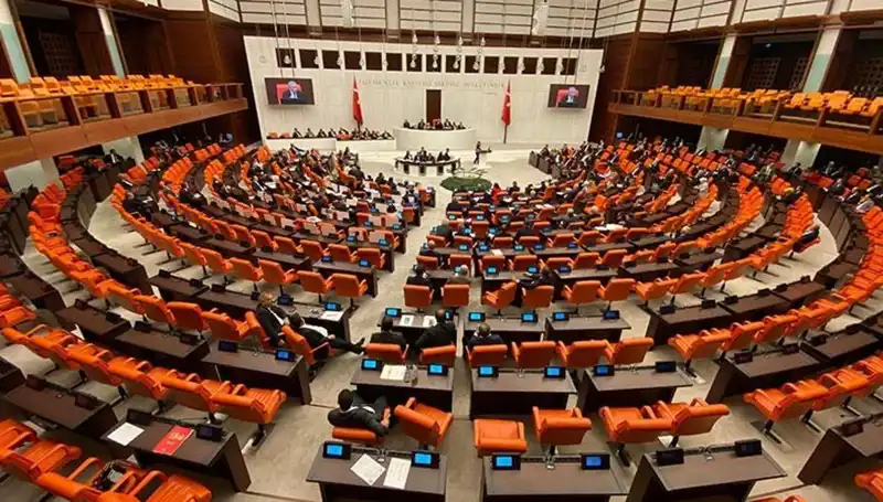 Emekli İkramiyesinde Tarihi Artış: Teklif TBMM'den Geçti!