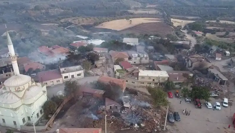 Çanakkale'de Korkutan Orman Yangını: Havadan Görüntüleriyle Gözler Önünde!