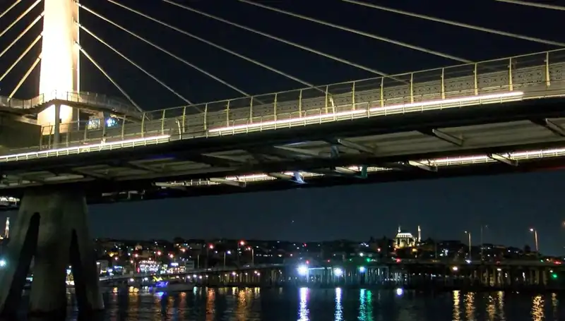 Metro Köprüsünden Denize Düşen Kişinin Kayıp İhbarı Yaygınlaşmaktadır