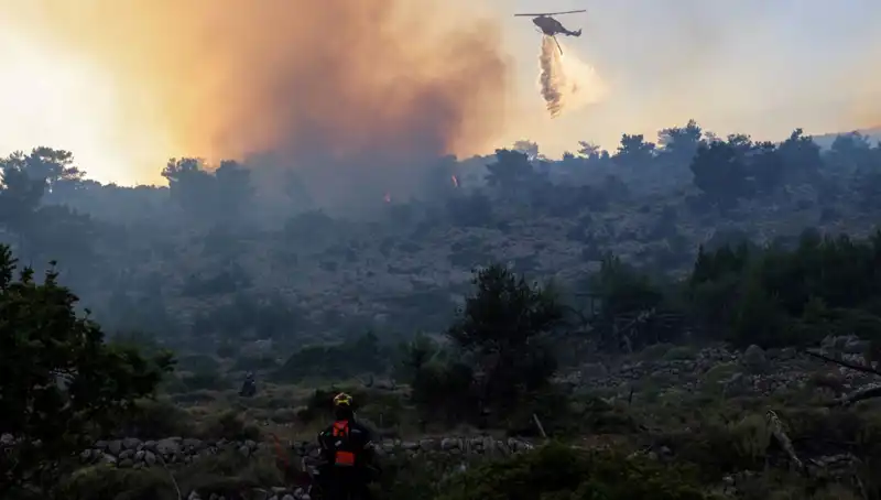 Eğriboz Adası’nda Şok Orman Yangını: İki Köy Tahliye Edildi!