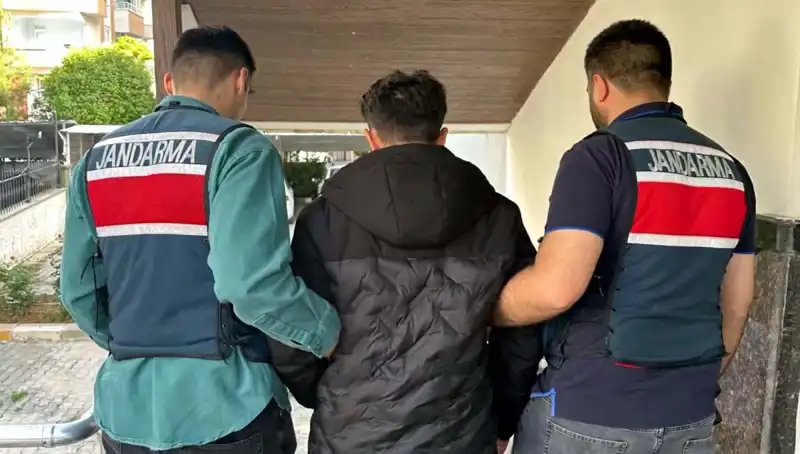 Türkiye'de 4 İl'de Yapılan Büyük Dolandırıcılık Operasyonunda 35 Kişi Tutuklandı