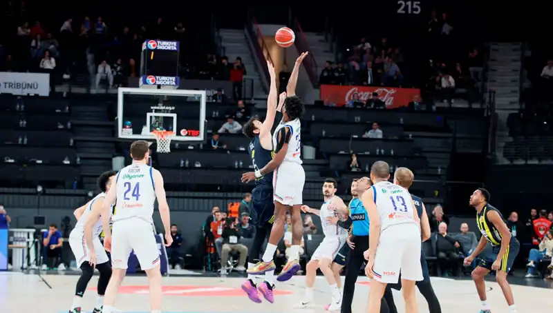 Anadolu Efes ve Panathinaikos Arasındaki Kritik Maç Büyülüyor!