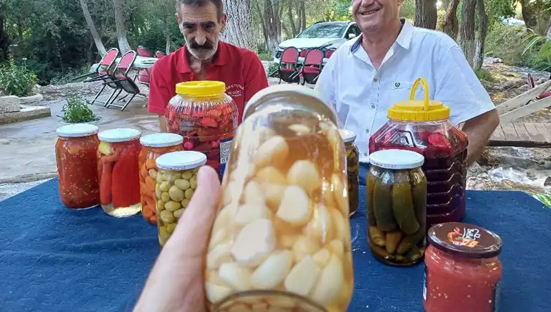 Araban Sarımsağı'nın Eşsiz Turşusu İle Sağlığınıza Sağlık Katın!