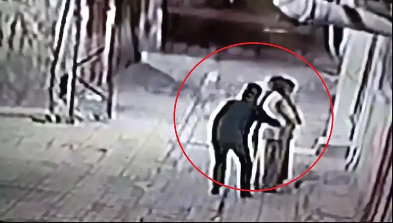 Güvenlik Güçlerinden Sıradışı Operasyon: Simitçi ve Pazarcı Kılığında Kapkaççılara Baskın!
