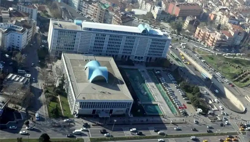 İBB Soruşturmasında "Enderun" WhatsApp Grubu Mesajları Gündemde!