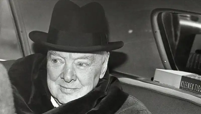 3,75 Milyon Sterlinlik Tarihi Konut: Churchill'in Bekar Evi Satışta!