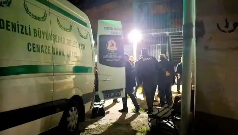 Besicinin Hayatını Kaybettiği Feci Kaza: Yem Karma Makinesine Düşüşü