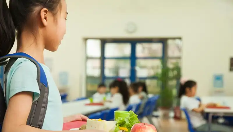 İspanya'da Obeziteyle Mücadelede Çığır Açan Karar: Yağlı Yiyecekler Menülerden Çıkıyor!