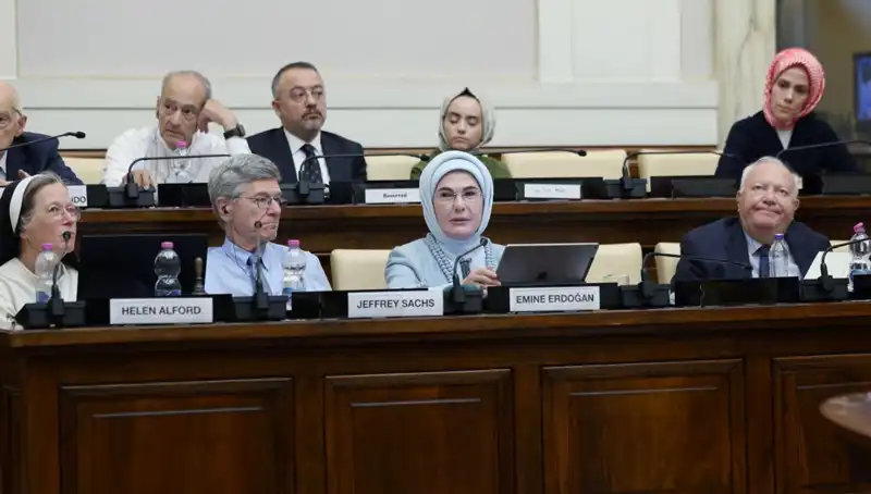 Emine Erdoğan, Vatikan'da "Dünya 5'ten Büyüktür" Mesajıyla Tarihi Bir Açıklama Yaptı