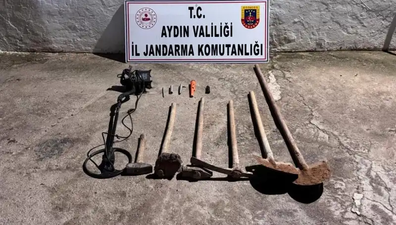 Aydın’da Kaçak Kazıya Suçüstü: Tarihi Eserler Kurtarıldı!