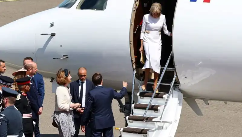 Macron Çiftinde Kriz Derinleşiyor: Eşi Göz Krizine Dönüşen O Anları Yorumlamadı!