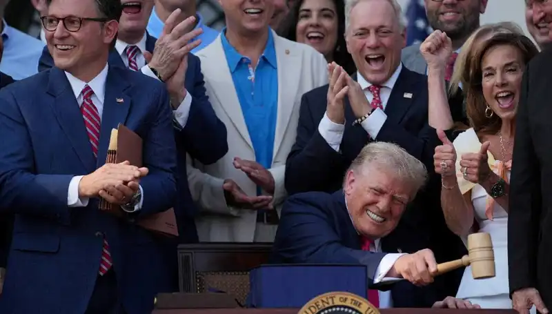 Trump'tan Açıklama: "Büyük, Güzel Yasa Tasarısı" ile Ekonomiyi Şekillendiriyor