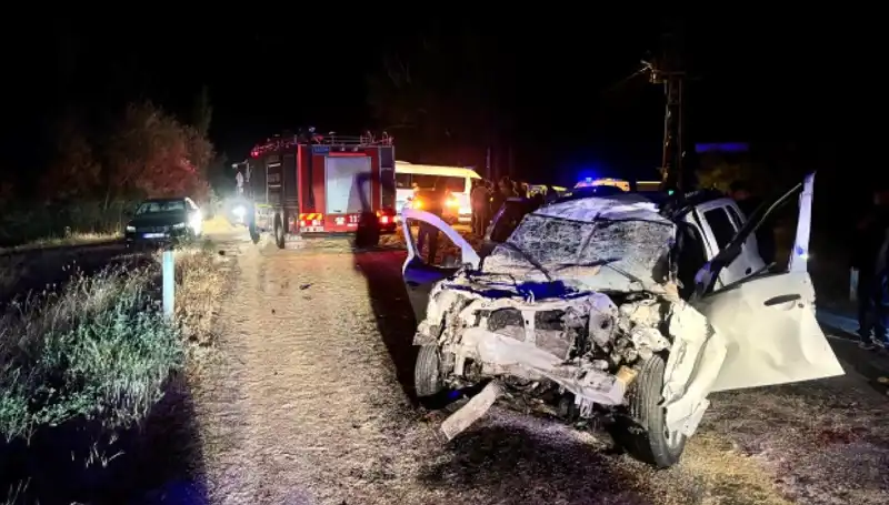 Ciple Traktör Çarpıştı! 5 Kişi Yaralandı, Olay Yeri Korku Dolu Anlara Tanıklık Etti