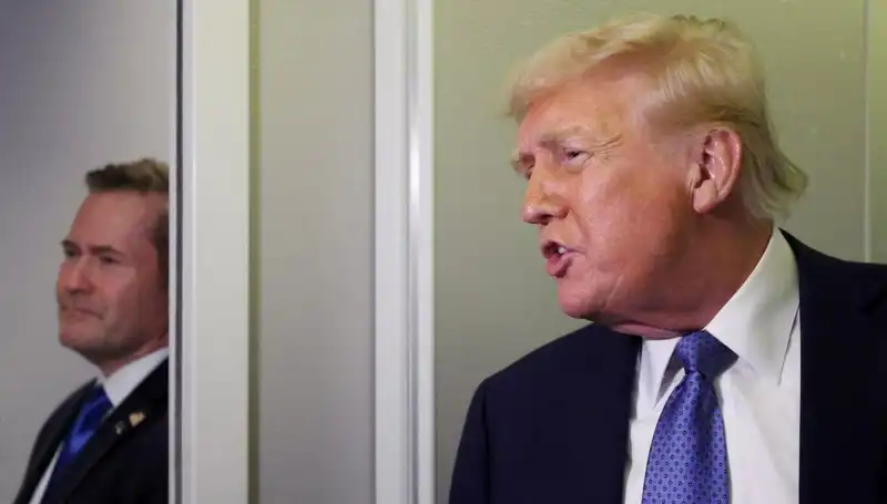 Trump’ın Görevden Almada Sızdırdığı Planlar: Mike Waltz Neden Düşürüldü?